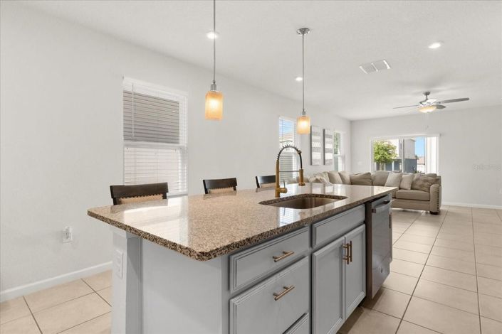 Image No.11-3 Bed House for sale