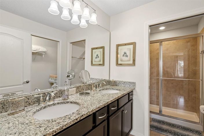 Image No.24-5 Bed Townhouse for sale