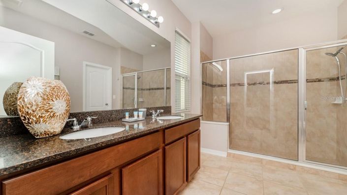 Image No.20-4 Bed House for sale