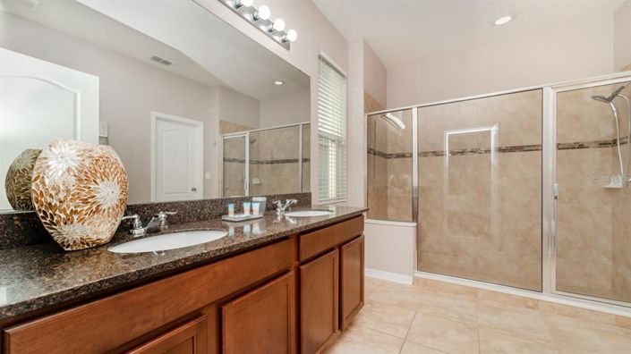 Image No.19-4 Bed House for sale