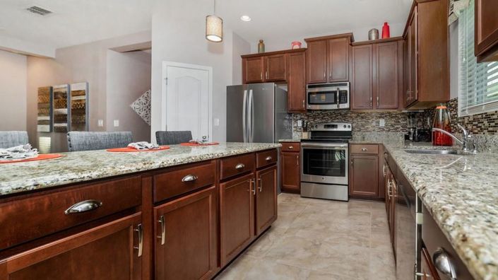 Image No.3-4 Bed House for sale