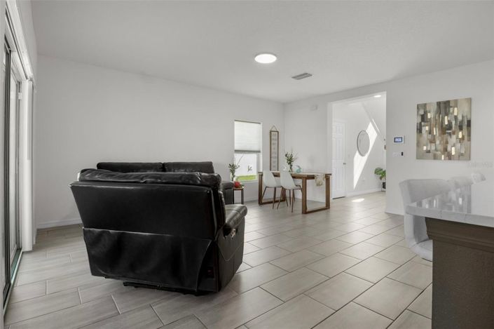 Image No.8-4 Bed Townhouse for sale