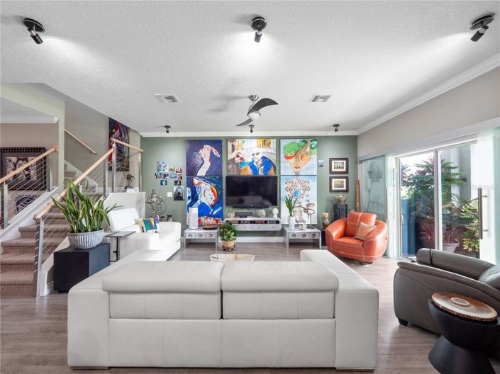 Image No.11-3 Bed Townhouse for sale