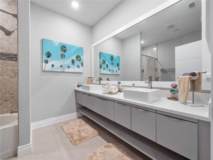 Image No.25-3 Bed Townhouse for sale