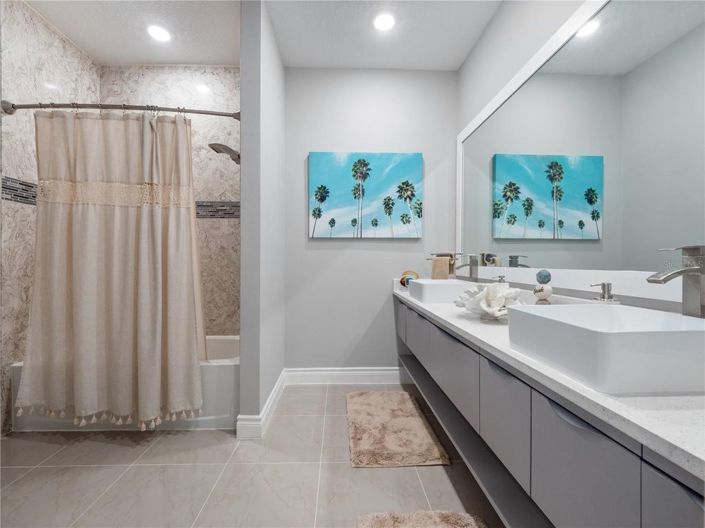 Image No.26-3 Bed Townhouse for sale