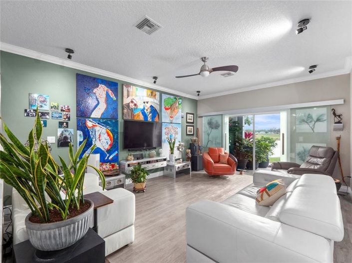 Image No.8-3 Bed Townhouse for sale