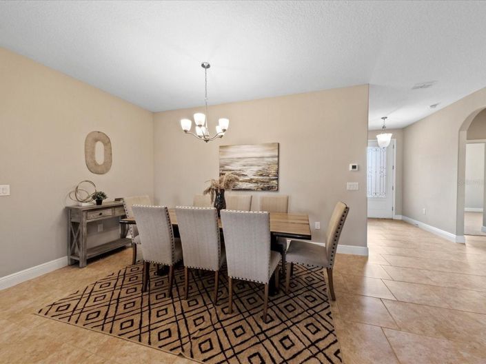 Image No.12-4 Bed House for sale