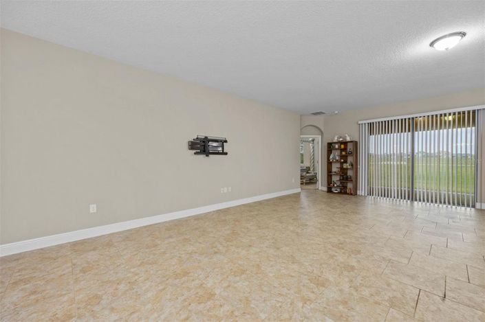 Image No.16-4 Bed House for sale