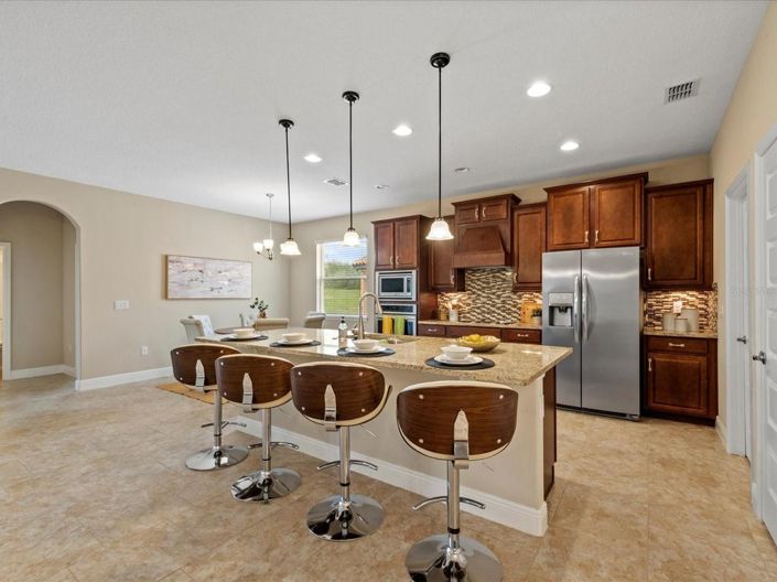 Image No.24-4 Bed House for sale