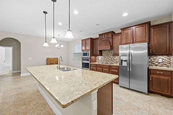 Image No.25-4 Bed House for sale