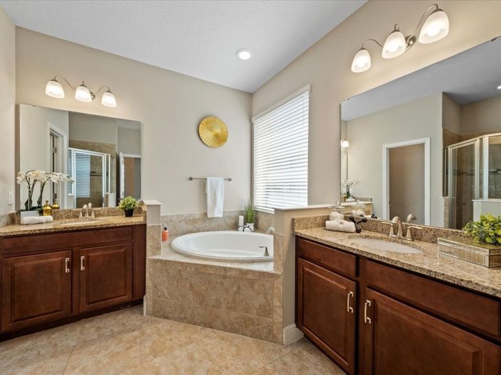 Image No.32-4 Bed House for sale