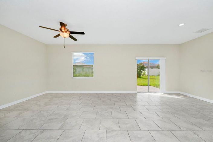 Image No.6-3 Bed House for sale