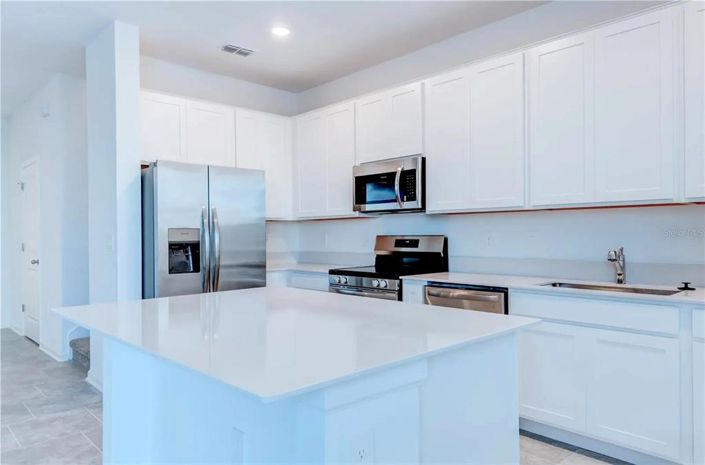 Image No.8-3 Bed Townhouse for sale