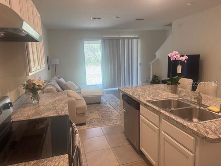 Image No.8-3 Bed Townhouse for sale