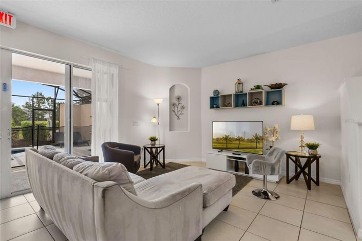 Image No.10-4 Bed Townhouse for sale