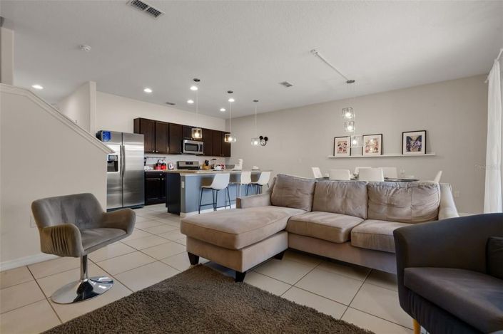 Image No.12-4 Bed Townhouse for sale