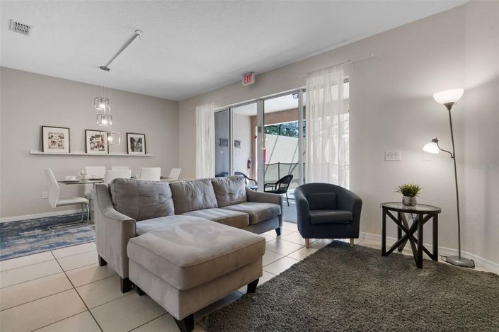 Image No.13-4 Bed Townhouse for sale