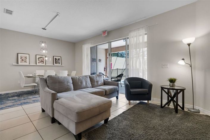 Image No.13-4 Bed Townhouse for sale