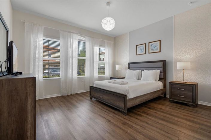 Image No.17-4 Bed Townhouse for sale