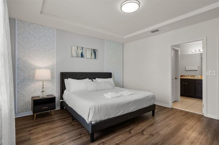 Image No.24-4 Bed Townhouse for sale