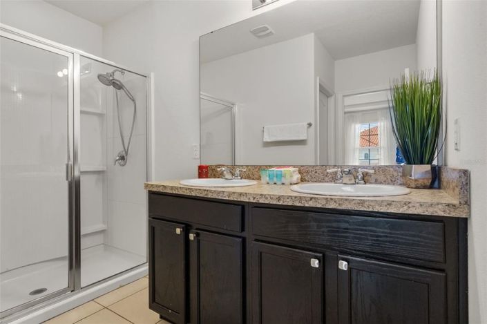 Image No.26-4 Bed Townhouse for sale