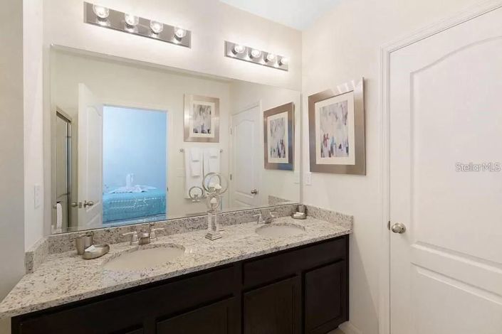 Image No.14-6 Bed House for sale