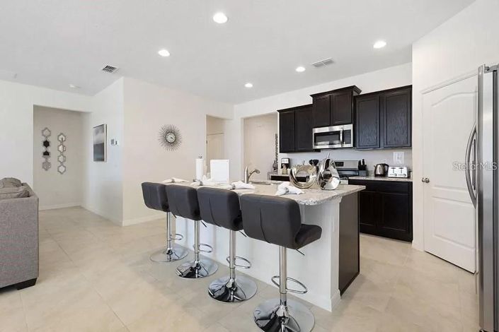 Image No.5-6 Bed House for sale