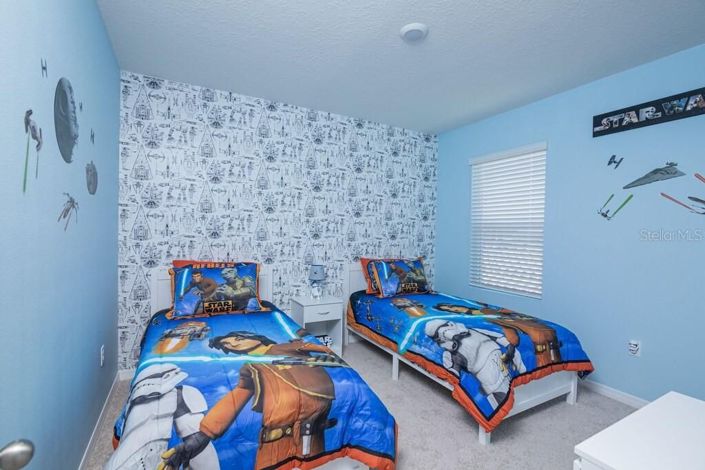 Image No.18-6 Bed House for sale