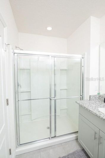 Image No.26-6 Bed House for sale