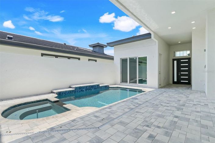 Image No.11-4 Bed House for sale