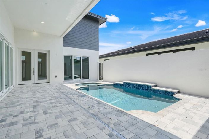 Image No.12-4 Bed House for sale