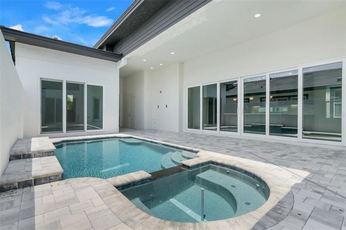 Image No.12-Propriété de 4 chambres à vendre à Davenport