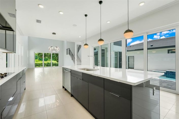 Image No.34-4 Bed House for sale