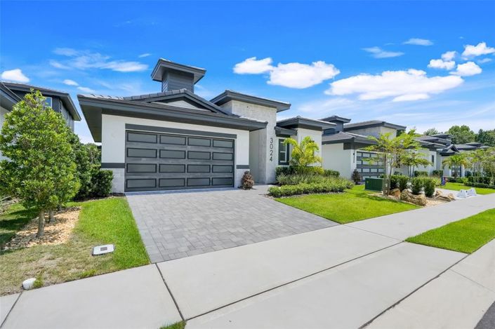 Image No.8-4 Bed House for sale