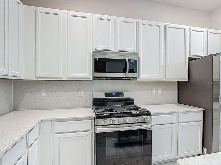 Image No.11-12 Bed House for sale