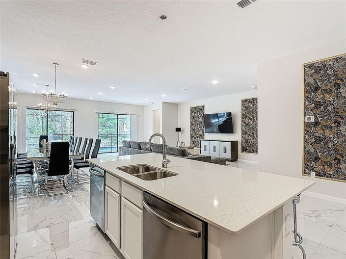 Image No.15-12 Bed House for sale