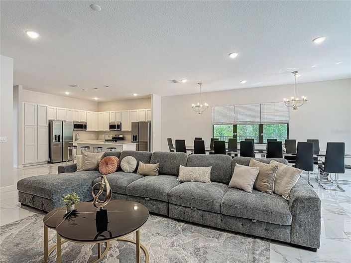 Image No.18-12 Bed House for sale