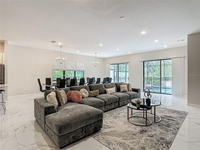 Image No.19-12 Bed House for sale