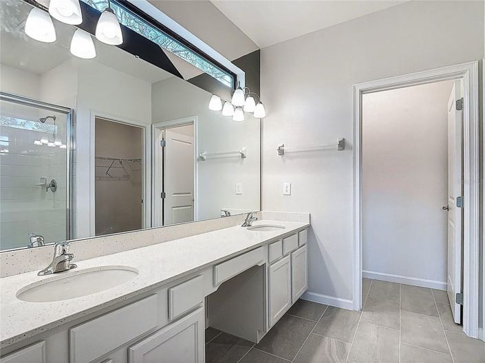 Image No.32-12 Bed House for sale