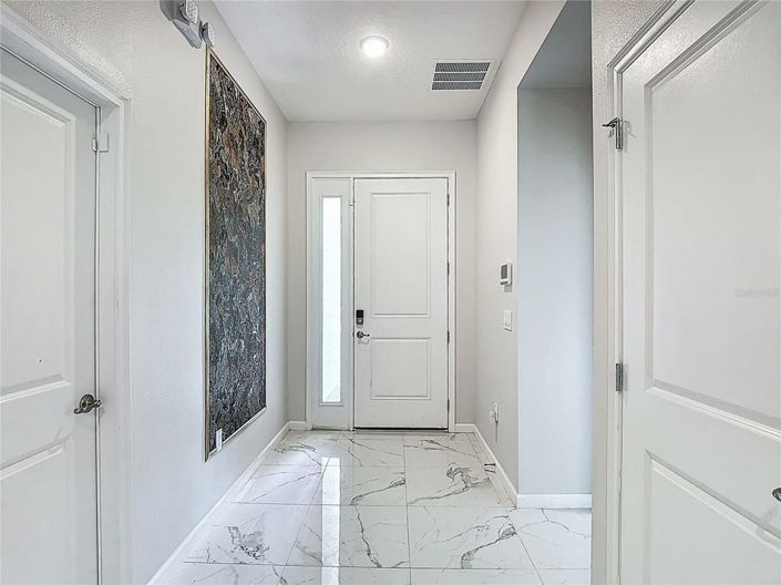 Image No.8-12 Bed House for sale