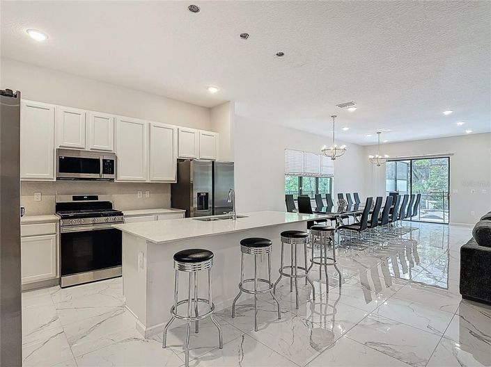 Image No.9-12 Bed House for sale