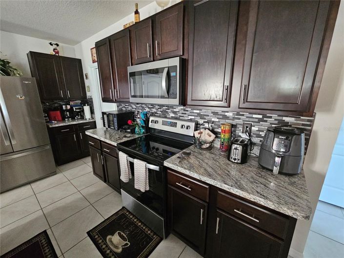 Image No.11-5 Bed House for sale