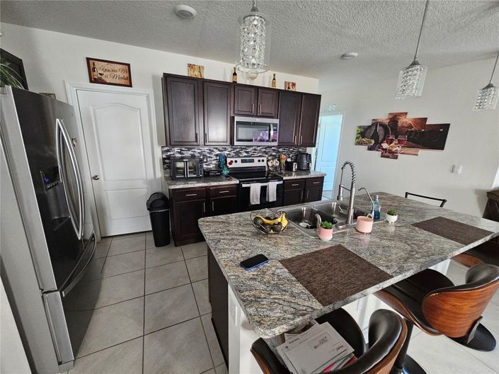 Image No.12-5 Bed House for sale