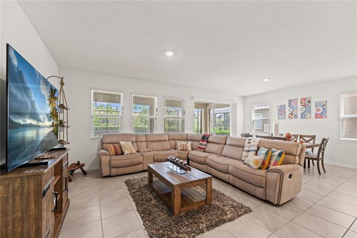 Image No.11-7 Bed House for sale