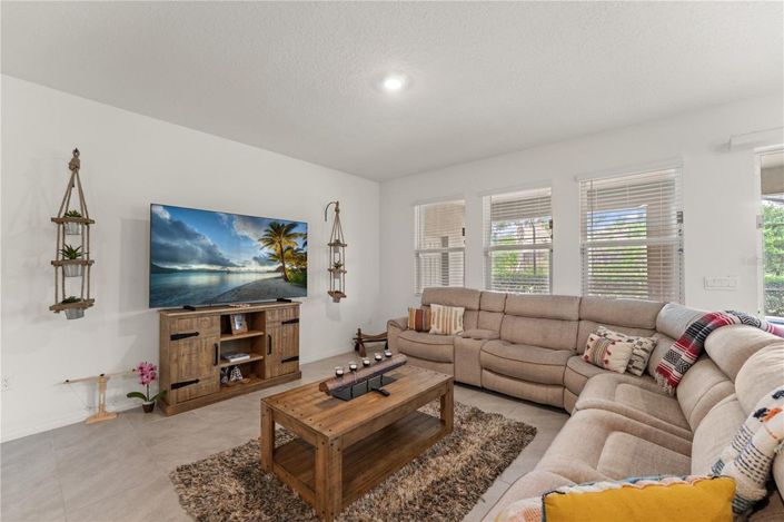 Image No.10-7 Bed House for sale