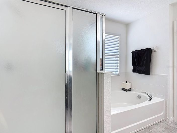 Image No.18-5 Bed House for sale