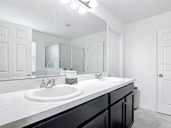 Image No.19-5 Bed House for sale