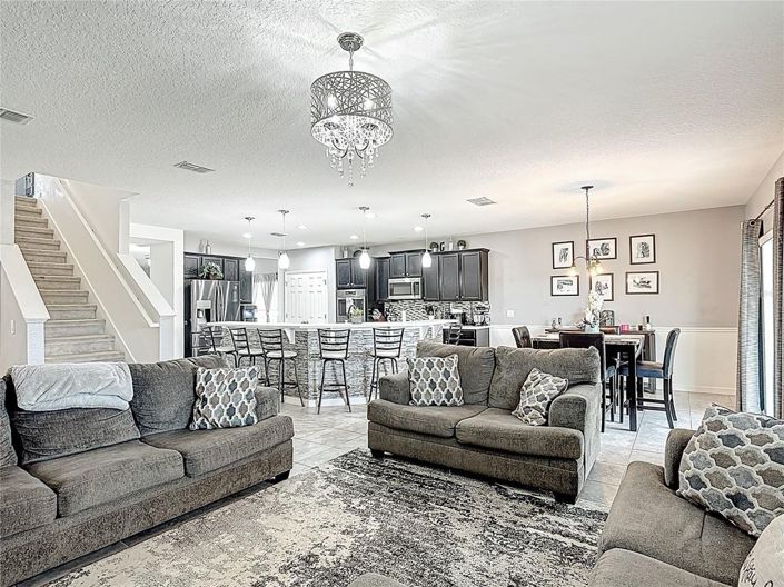 Image No.6-5 Bed House for sale