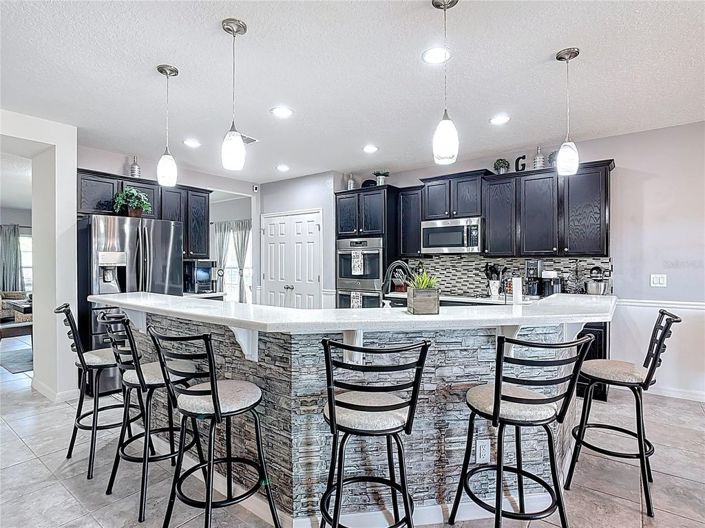 Image No.9-5 Bed House for sale