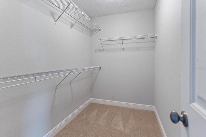 Image No.18-5 Bed House for sale